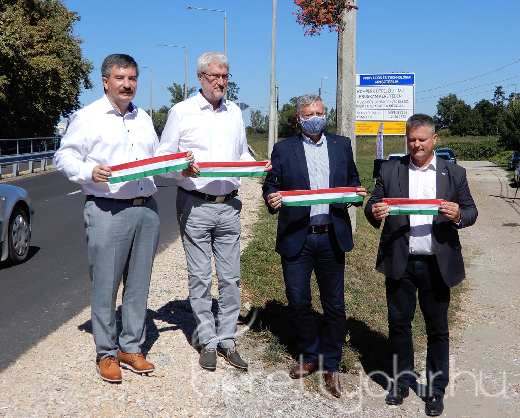 megújult az 47-es főút szentmártoni szakasza 15